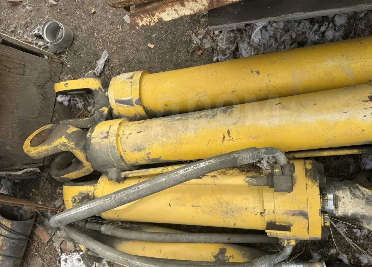 Гидроцилиндр ковша (707-01-07550) Komatsu WA700-3 - Гидравлический цилиндр: фото 2 Гидроцилиндр ковша (707-01-07550) Komatsu WA700-3 - Гидравлический цилиндр: фото 2