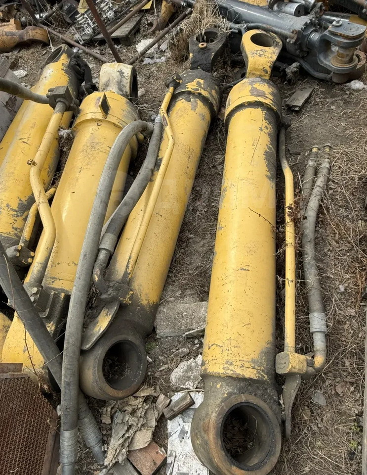 Гидроцилиндр ковша (707-01-07550) Komatsu WA700-3 - Гидравлический цилиндр: фото 5 Гидроцилиндр ковша (707-01-07550) Komatsu WA700-3 - Гидравлический цилиндр: фото 5