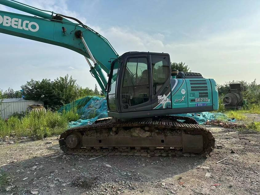 Гусеничный экскаватор Kobelco 210 SUPER X - Гусеничный экскаватор: фото 1 Гусеничный экскаватор Kobelco 210 SUPER X - Гусеничный экскаватор: фото 1