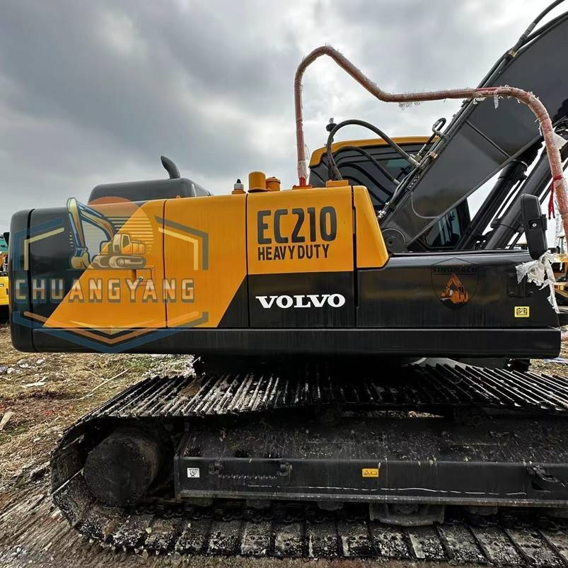 Гусеничный экскаватор Volvo EC210 - Гусеничный экскаватор: фото 1 Гусеничный экскаватор Volvo EC210 - Гусеничный экскаватор: фото 1