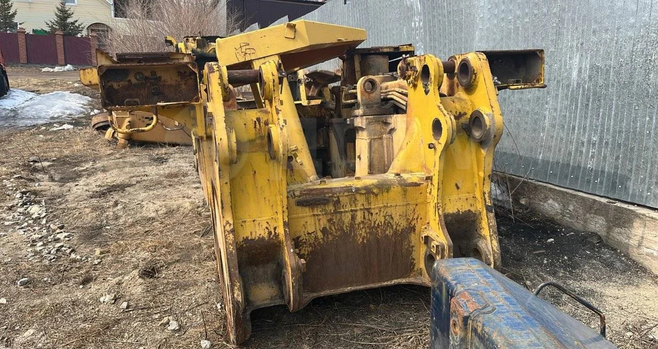 Komatsu 195-21-00070 / 195-21-00051 Рама бульдозера Komatsu D375A-2 в Благовещенске - Кузов и экстерьер: фото 5 Komatsu 195-21-00070 / 195-21-00051 Рама бульдозера Komatsu D375A-2 в Благовещенске - Кузов и экстерьер: фото 5