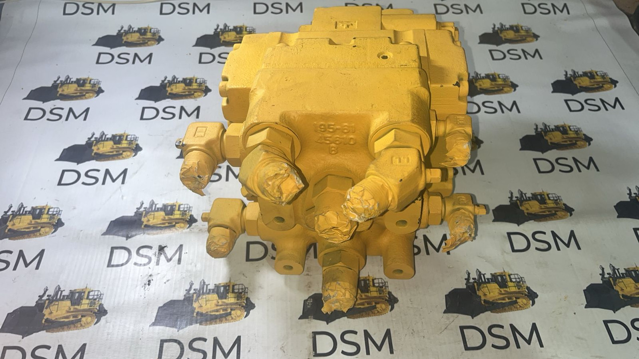 Komatsu 195-61-45610 Клапан в сборе - Гидравлический клапан для Строительной техники: фото 1 Komatsu 195-61-45610 Клапан в сборе - Гидравлический клапан для Строительной техники: фото 1