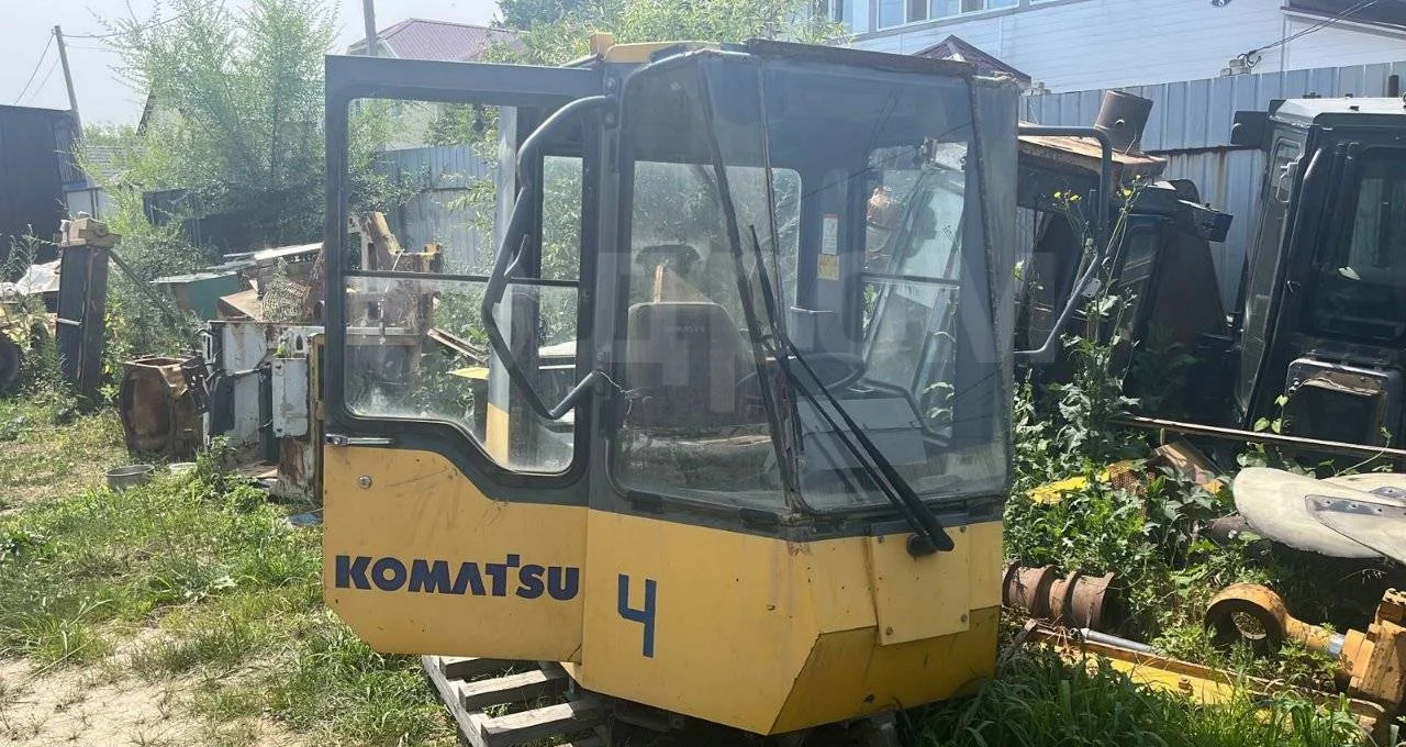 Кузов и экстерьер Komatsu 423-56-21010 Кабина в сборе погрузчика WA420-3 в Благовещенске: фото 13