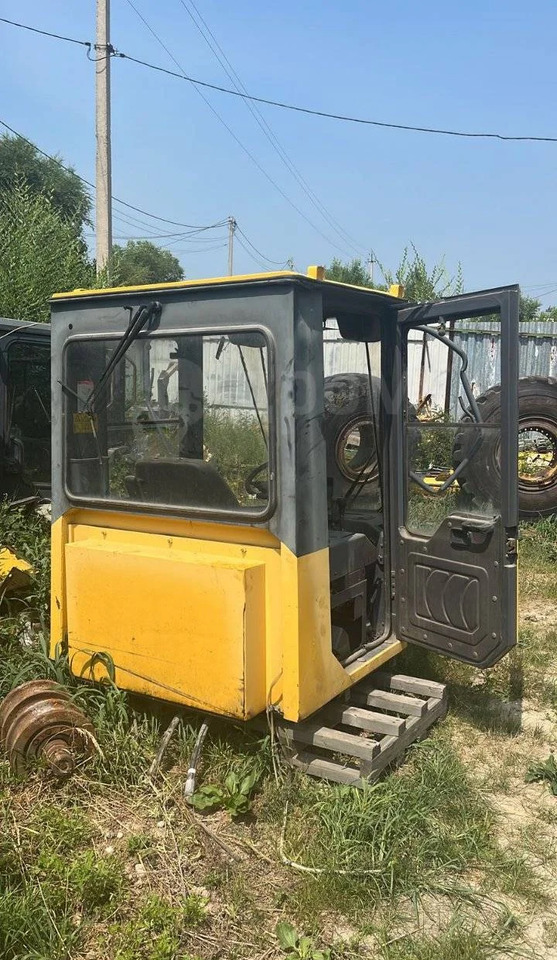 Кузов и экстерьер Komatsu 423-56-21010 Кабина в сборе погрузчика WA420-3 в Благовещенске: фото 7