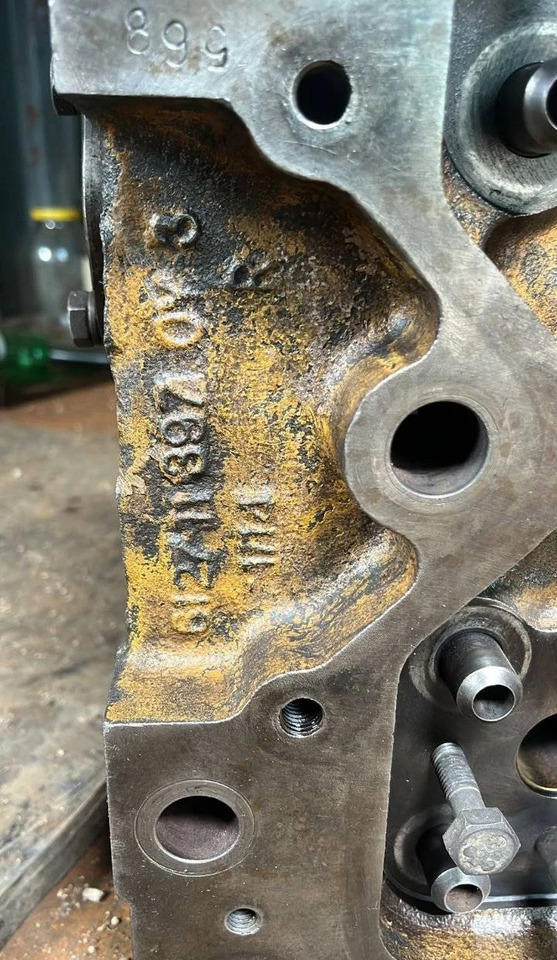 Komatsu 6127-11-1114 головка блока цилиндров S6D155 в Благовещенске - Головка блока: фото 5 Komatsu 6127-11-1114 головка блока цилиндров S6D155 в Благовещенске - Головка блока: фото 5