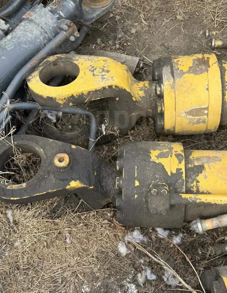 Гидравлический цилиндр Komatsu Гидроцилиндр подъема стрелы (2шт) Komatsu WA700-3 в Благовещенске: фото 13 Гидравлический цилиндр Komatsu Гидроцилиндр подъема стрелы (2шт) Komatsu WA700-3 в Благовещенске: фото 13