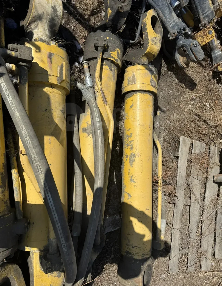 Гидравлический цилиндр Komatsu Гидроцилиндр подъема стрелы (2шт) Komatsu WA700-3 в Благовещенске: фото 8 Гидравлический цилиндр Komatsu Гидроцилиндр подъема стрелы (2шт) Komatsu WA700-3 в Благовещенске: фото 8