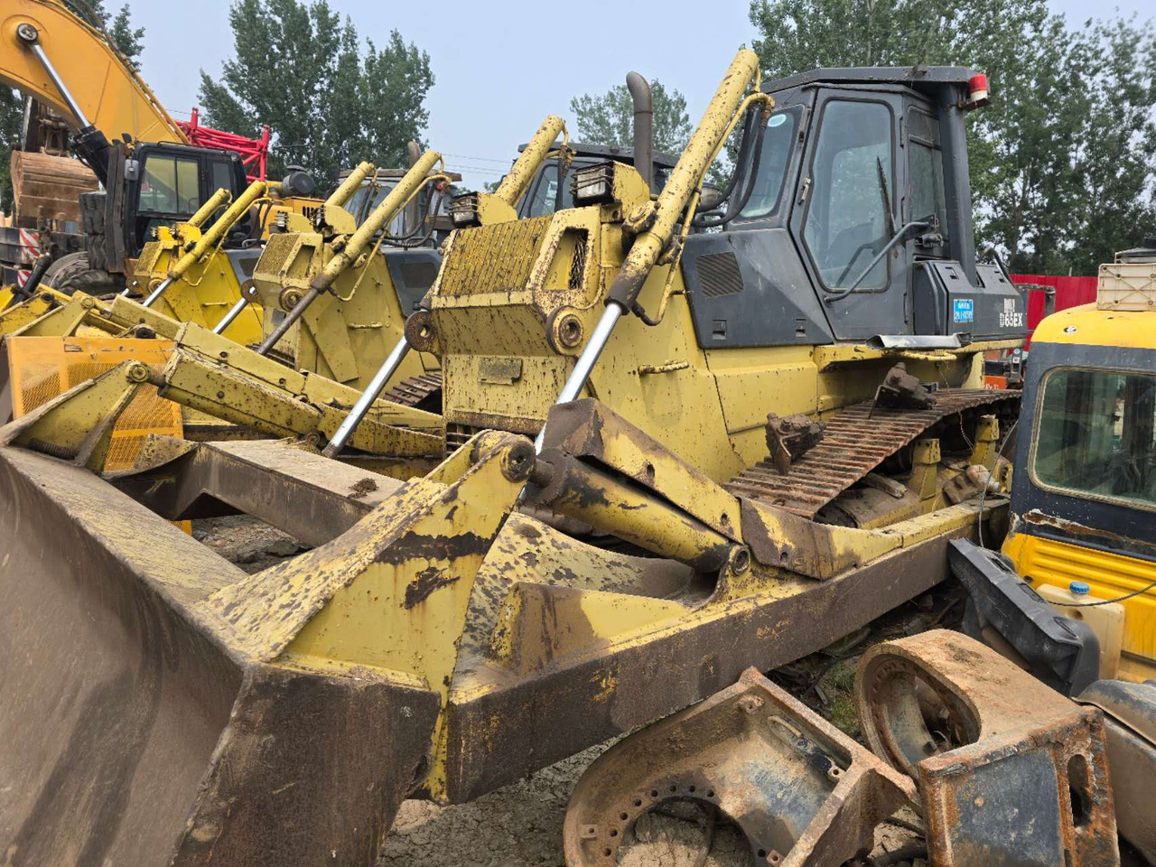 Komatsu Гусеничный бульдозер Komatsu D65EX - Бульдозер: фото 3 Komatsu Гусеничный бульдозер Komatsu D65EX - Бульдозер: фото 3