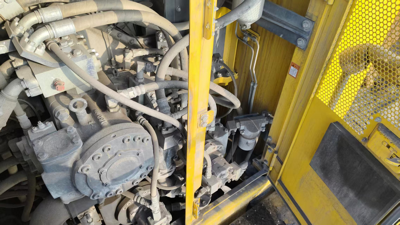 Komatsu PC1250 Гусеничный экскаватор - Гусеничный экскаватор: фото 2 Komatsu PC1250 Гусеничный экскаватор - Гусеничный экскаватор: фото 2
