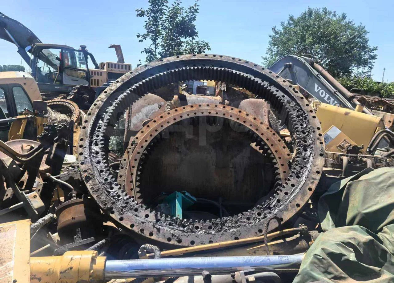 Komatsu Поворотный круг 21N-25-00400 Komatsu PC1250-7 в Благовещенске - Поворотное кольцо: фото 1 Komatsu Поворотный круг 21N-25-00400 Komatsu PC1250-7 в Благовещенске - Поворотное кольцо: фото 1