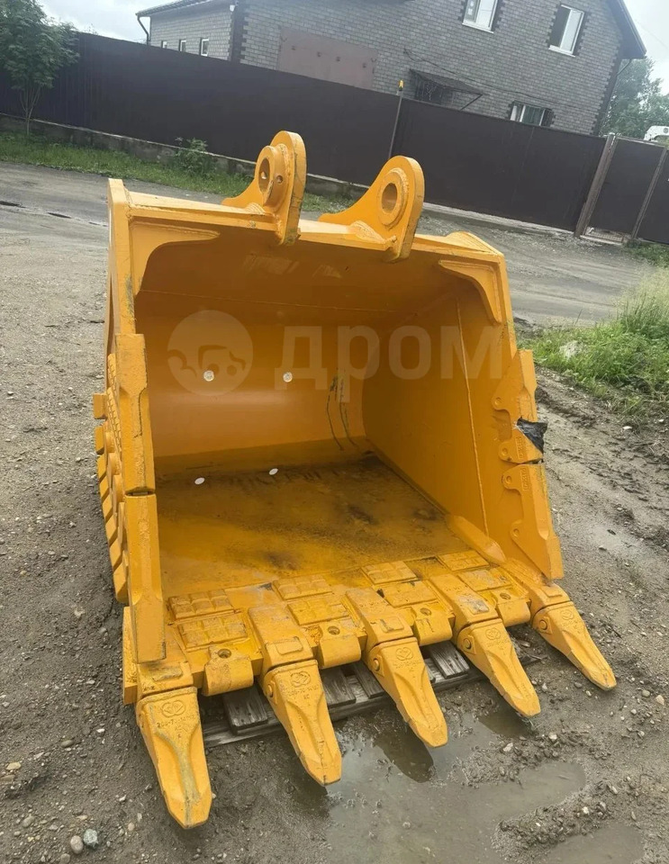 Ковш скальный усиленный Komatsu PC400-8 / PC450-8 - Ковш для экскаватора: фото 1 Ковш скальный усиленный Komatsu PC400-8 / PC450-8 - Ковш для экскаватора: фото 1