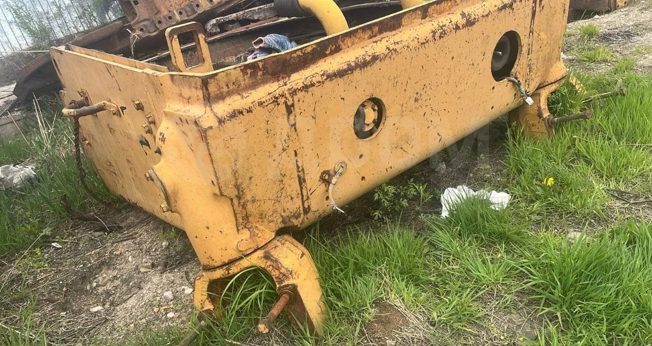 Радиатор в сборе с лобовиной Caterpillar D9N / D9R - Радиатор: фото 4 Радиатор в сборе с лобовиной Caterpillar D9N / D9R - Радиатор: фото 4