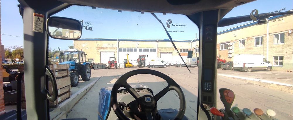 Трактор New Holland T8040: фото 8