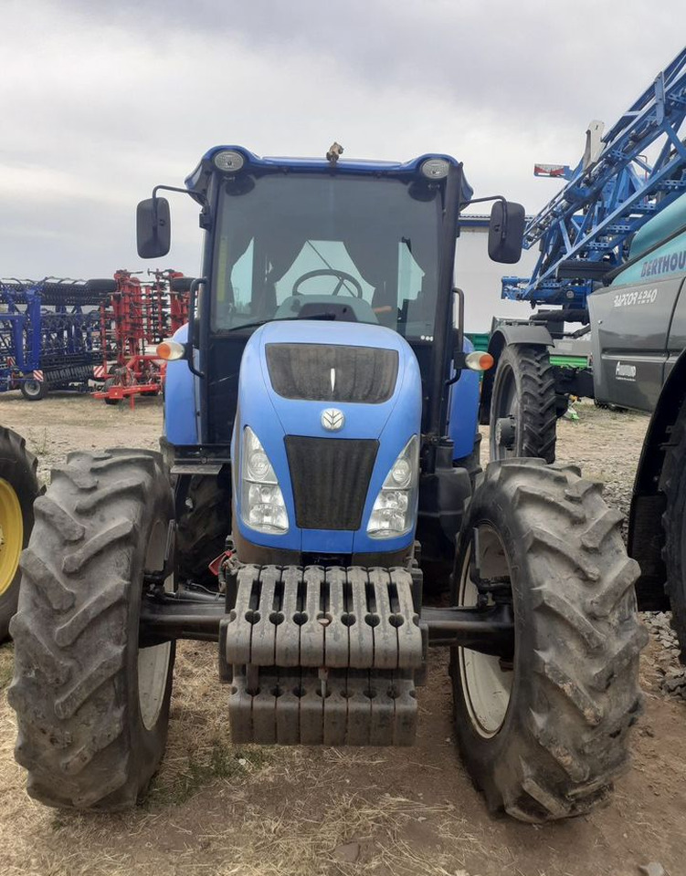 New Holland TD5.100 - Трактор: фото 2 New Holland TD5.100 - Трактор: фото 2