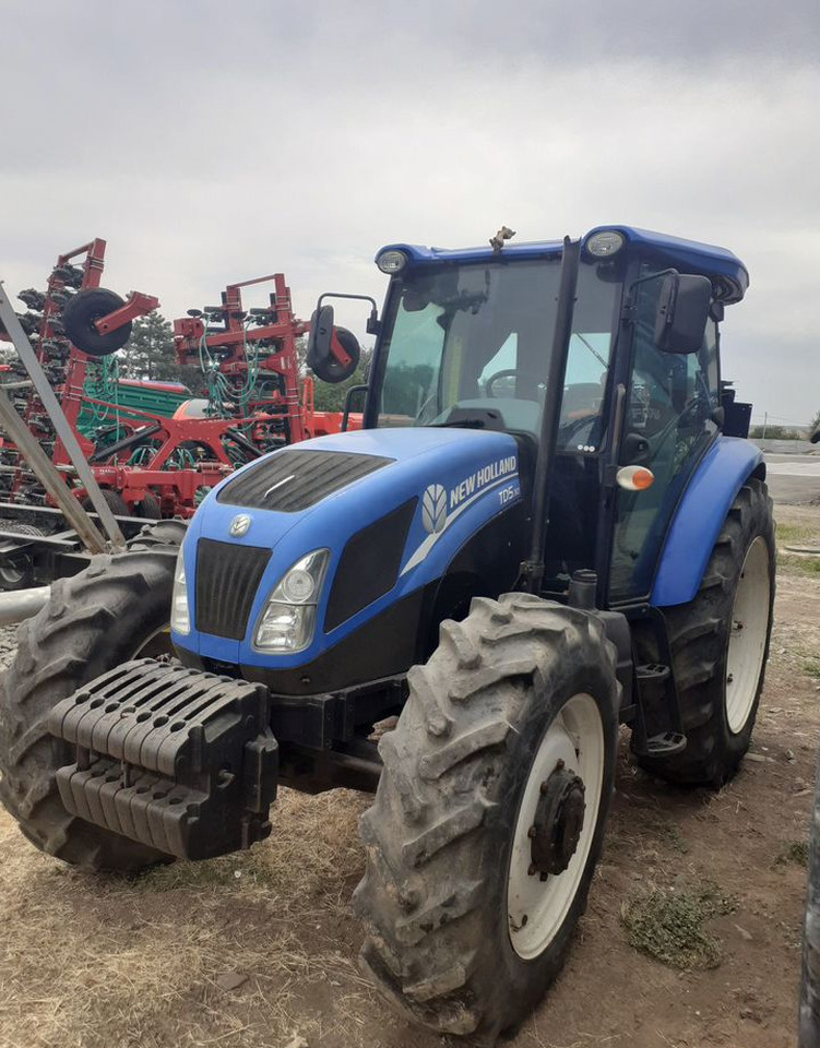New Holland TD5.100 - Трактор: фото 1 New Holland TD5.100 - Трактор: фото 1