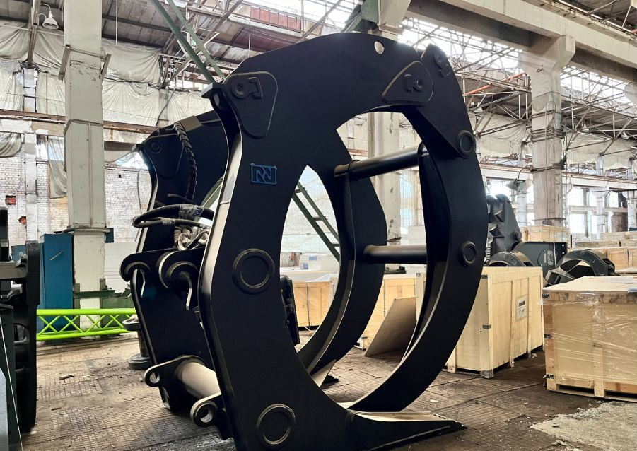 Бревнозахват на фронтальный погрузчик 16-23 т - Грейфер: фото 3 Бревнозахват на фронтальный погрузчик 16-23 т - Грейфер: фото 3