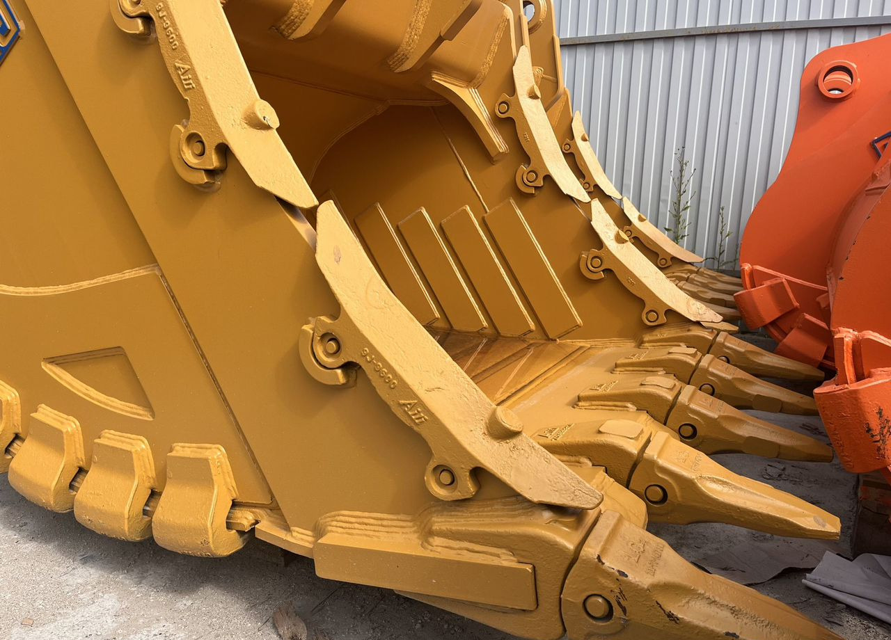 Скальный сверхусиленный ковш komatsu PC400 - Ковш для экскаватора: фото 1 Скальный сверхусиленный ковш komatsu PC400 - Ковш для экскаватора: фото 1