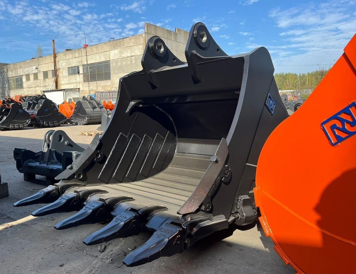 Сверхусиленный ковш XR8 1,65 м3 для Sany SY 330 - Ковш для экскаватора: фото 3 Сверхусиленный ковш XR8 1,65 м3 для Sany SY 330 - Ковш для экскаватора: фото 3