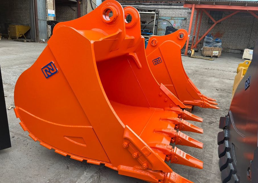 Усиленный ковш на Doosan DX 300 - Ковш для экскаватора: фото 1 Усиленный ковш на Doosan DX 300 - Ковш для экскаватора: фото 1