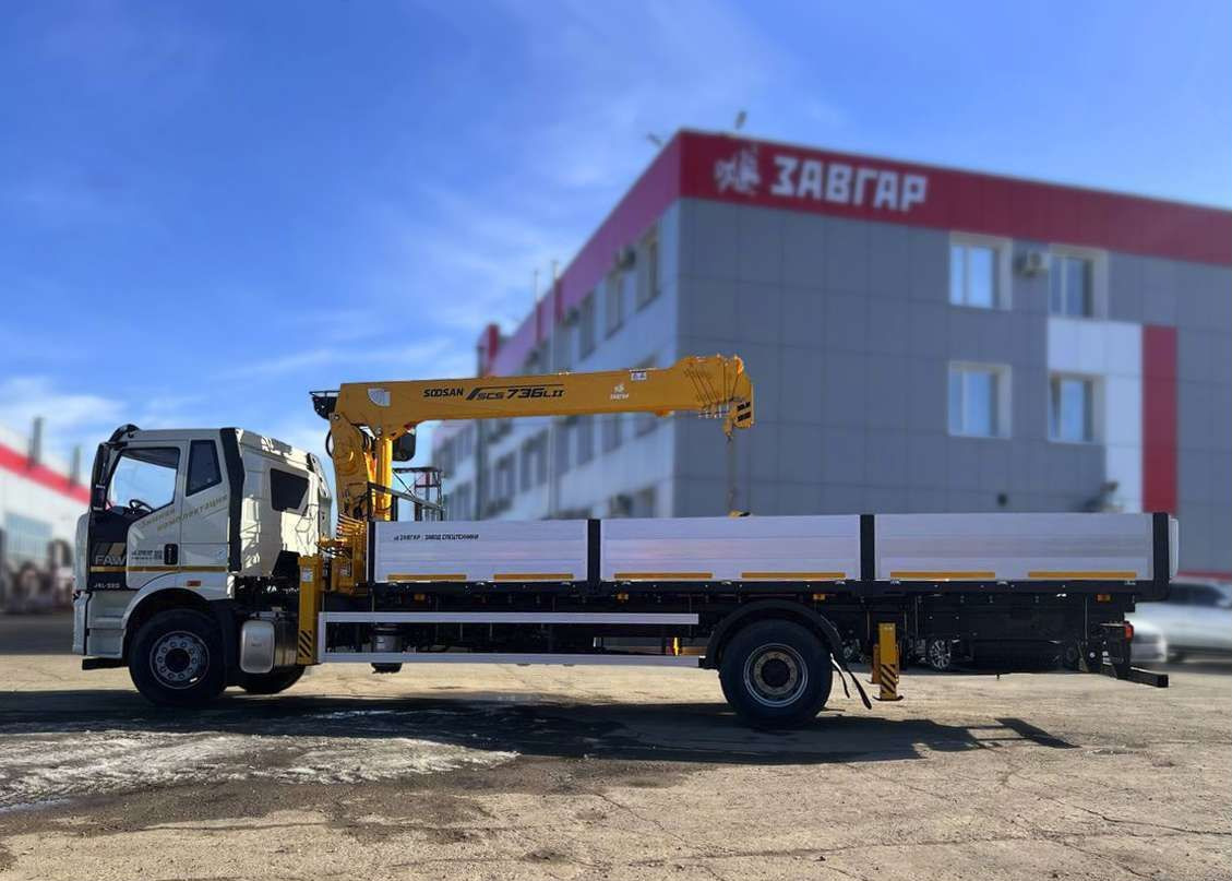 Новый Грузовик бортовой/ Платформа, Автоманипулятор FAW J6L: фото 15
