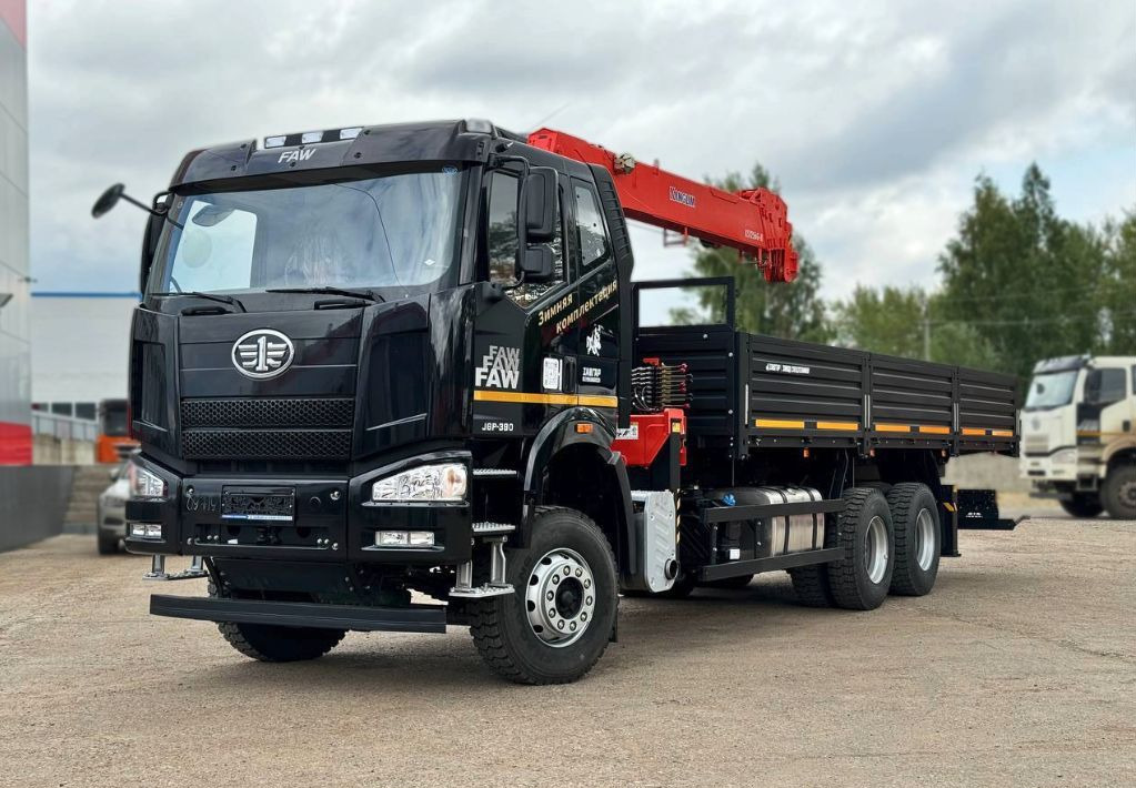 FAW J6P - Грузовик бортовой/ Платформа, Автоманипулятор: фото 1 FAW J6P - Грузовик бортовой/ Платформа, Автоманипулятор: фото 1