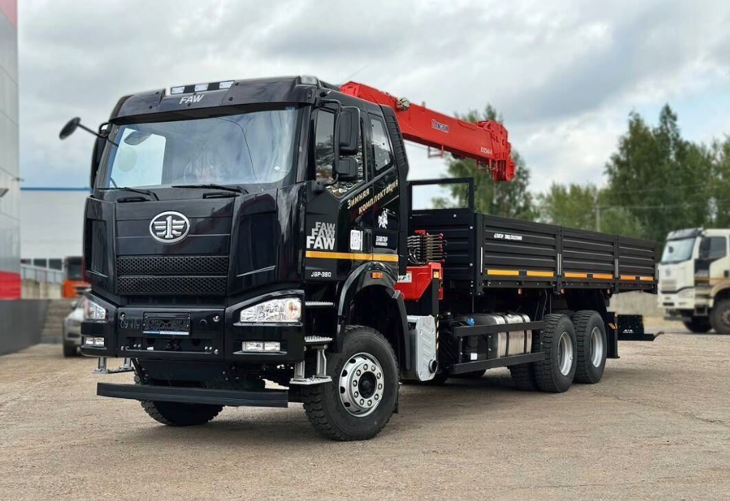 FAW J6P - Грузовик бортовой/ Платформа, Автоманипулятор: фото 1 FAW J6P - Грузовик бортовой/ Платформа, Автоманипулятор: фото 1