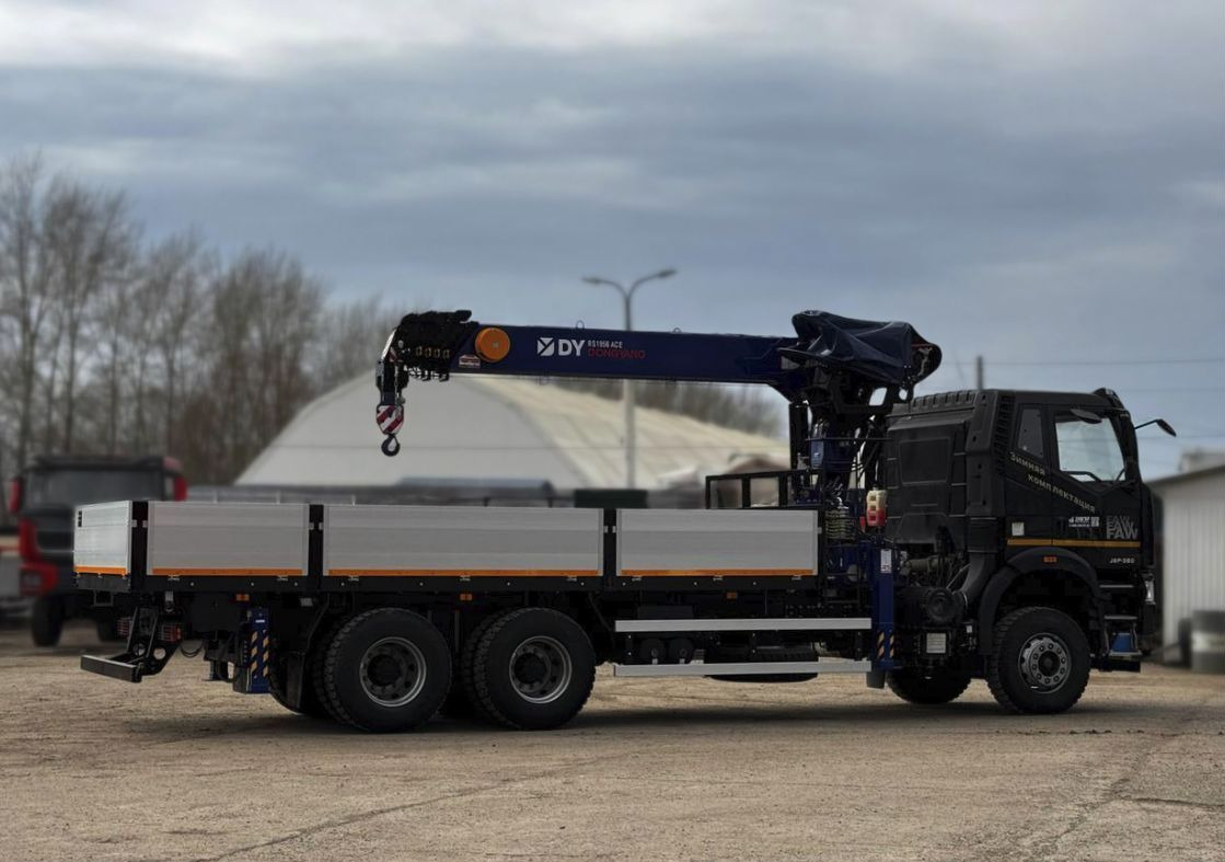 FAW J6P - Бортовой грузовик/ Платформа, Автоманипулятор: фото 2 FAW J6P - Бортовой грузовик/ Платформа, Автоманипулятор: фото 2