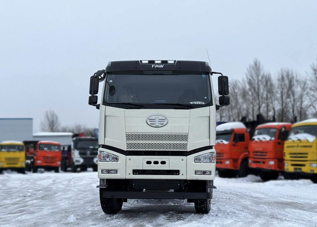 Новый Грузовик бортовой/ Платформа, Автоманипулятор FAW J6P: фото 6