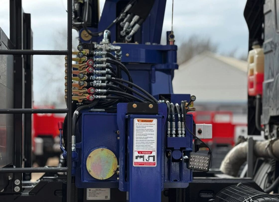 Новый Бортовой грузовик/ Платформа, Автоманипулятор FAW J6P: фото 11