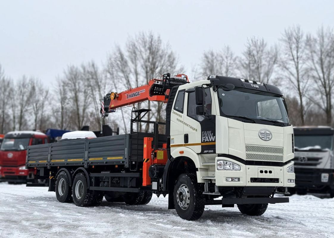 FAW J6P - Грузовик бортовой/ Платформа, Автоманипулятор: фото 1 FAW J6P - Грузовик бортовой/ Платформа, Автоманипулятор: фото 1