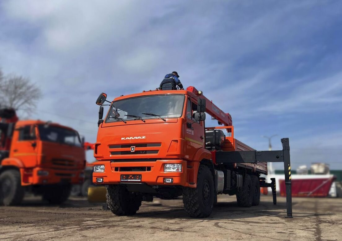 КАМАЗ 43118-50 - Грузовик бортовой/ Платформа, Автоманипулятор: фото 2 КАМАЗ 43118-50 - Грузовик бортовой/ Платформа, Автоманипулятор: фото 2