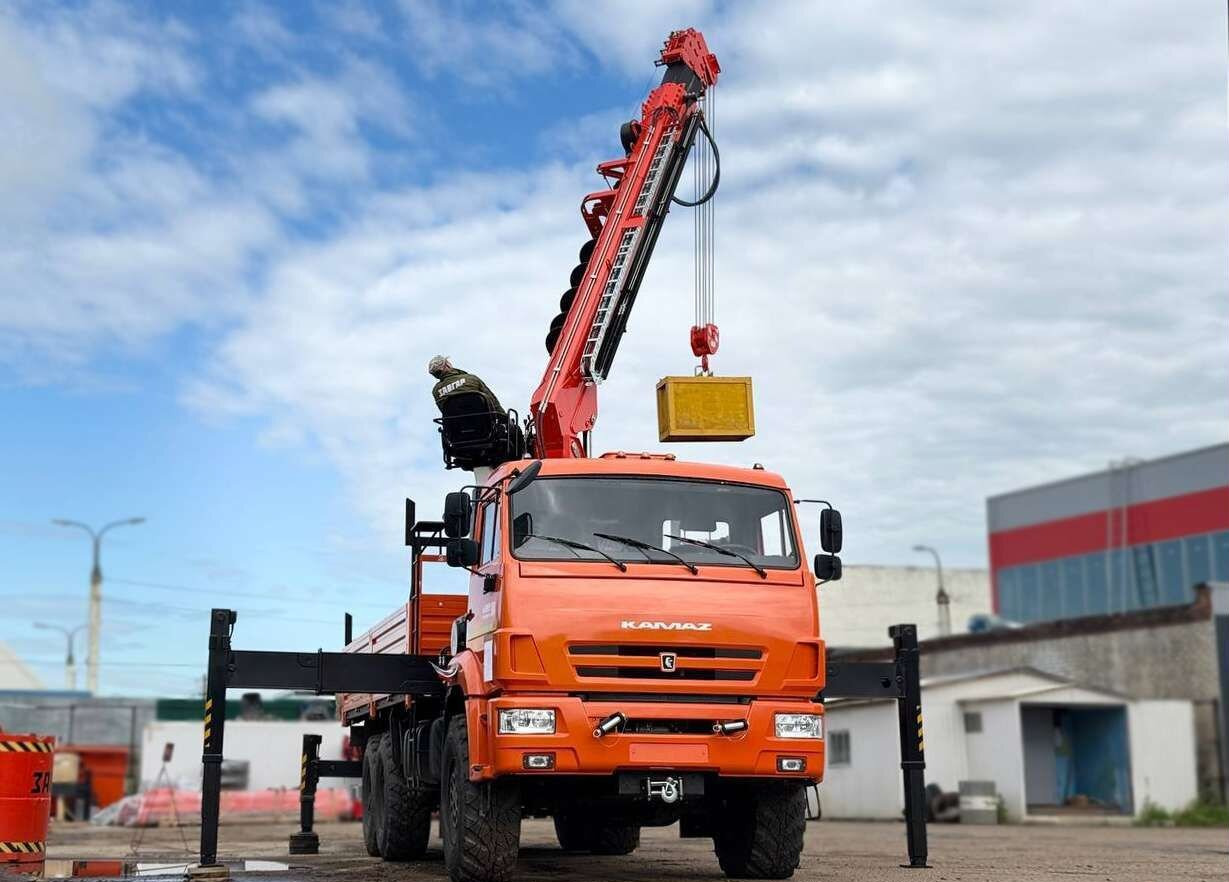 Новый Грузовик бортовой/ Платформа, Автоманипулятор КАМАЗ 43118-50: фото 21
