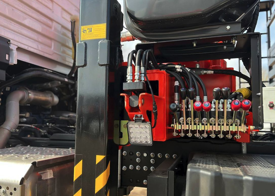 Новый Грузовик бортовой/ Платформа, Автоманипулятор Shacman X3000: фото 7