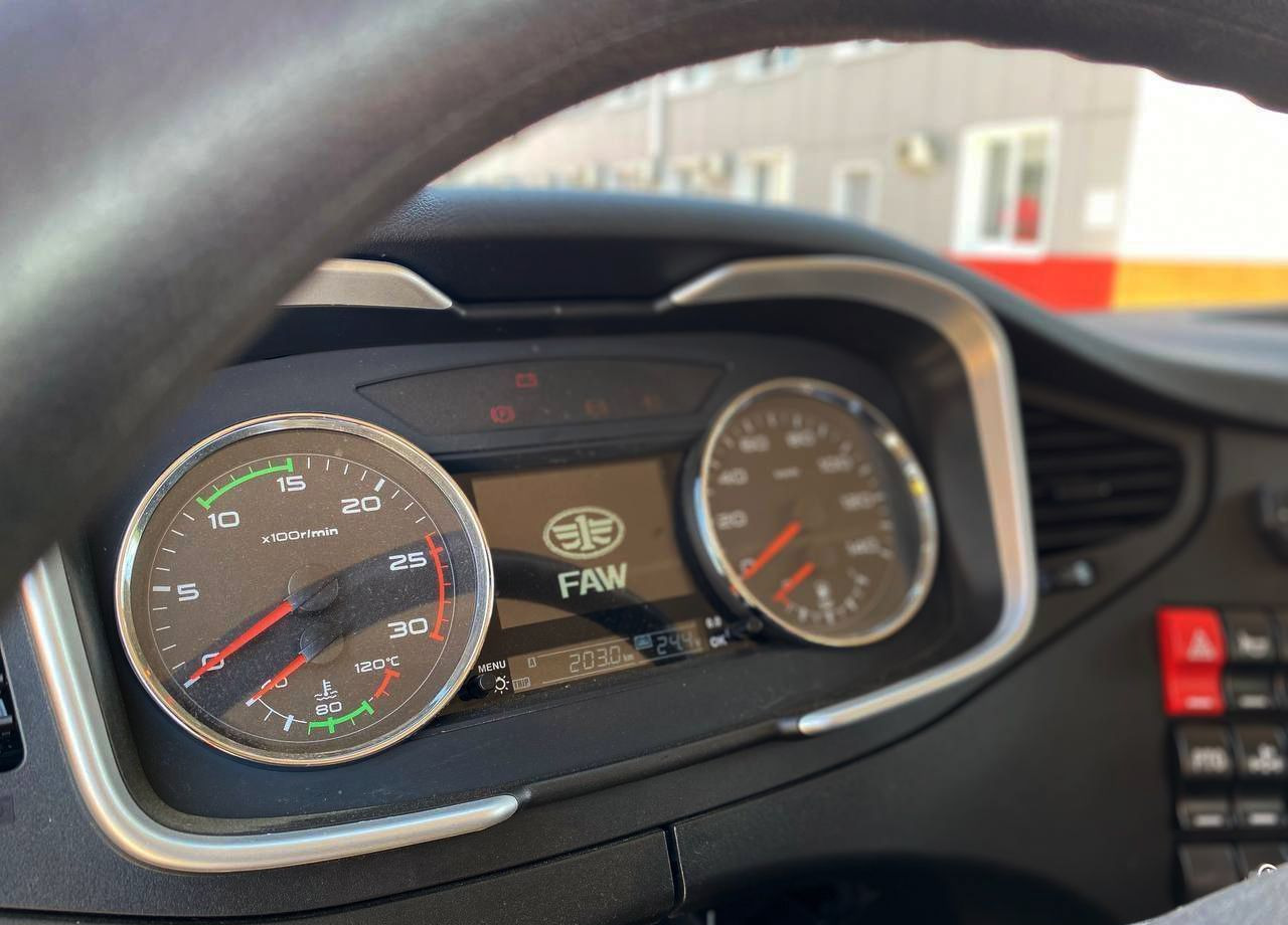 Новый Грузовик бортовой/ Платформа, Автоманипулятор FAW CA3310: фото 15