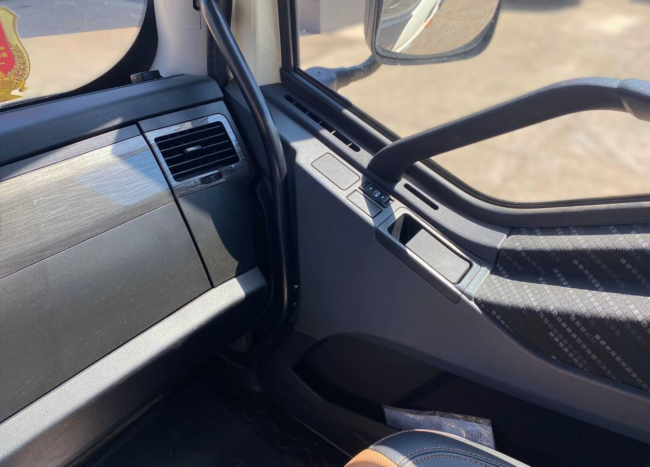 Новый Грузовик бортовой/ Платформа, Автоманипулятор FAW CA3310: фото 20