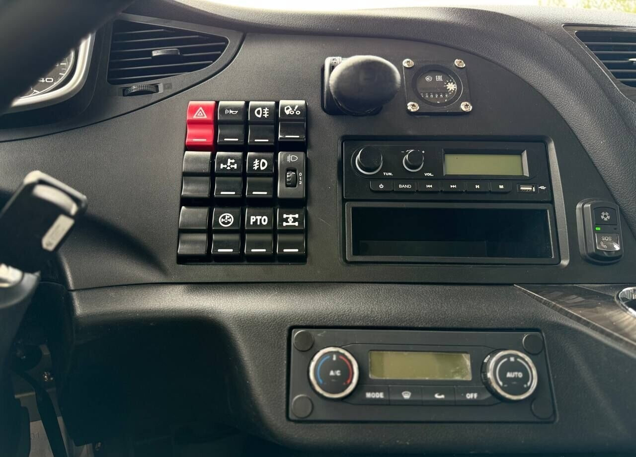 Новый Грузовик бортовой/ Платформа, Автоманипулятор FAW J6P: фото 6