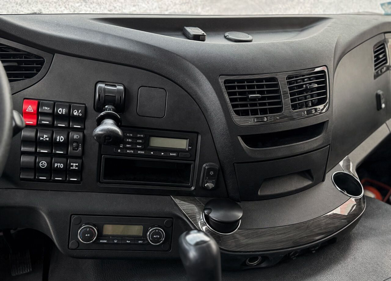 Новый Грузовик бортовой/ Платформа, Автоманипулятор FAW J6P: фото 9