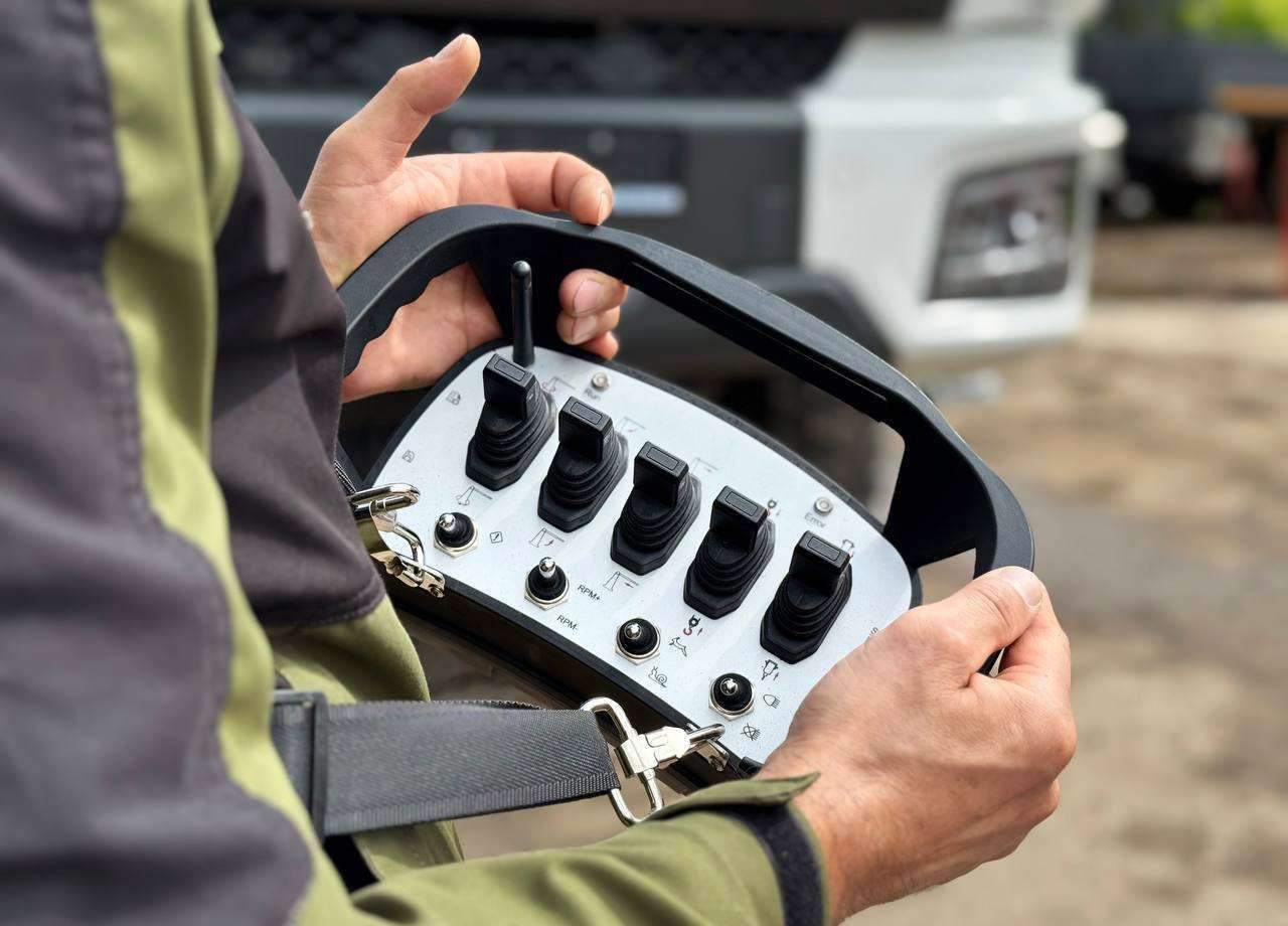 Shacman X3000 - Грузовик бортовой/ Платформа, Автоманипулятор: фото 3 Shacman X3000 - Грузовик бортовой/ Платформа, Автоманипулятор: фото 3