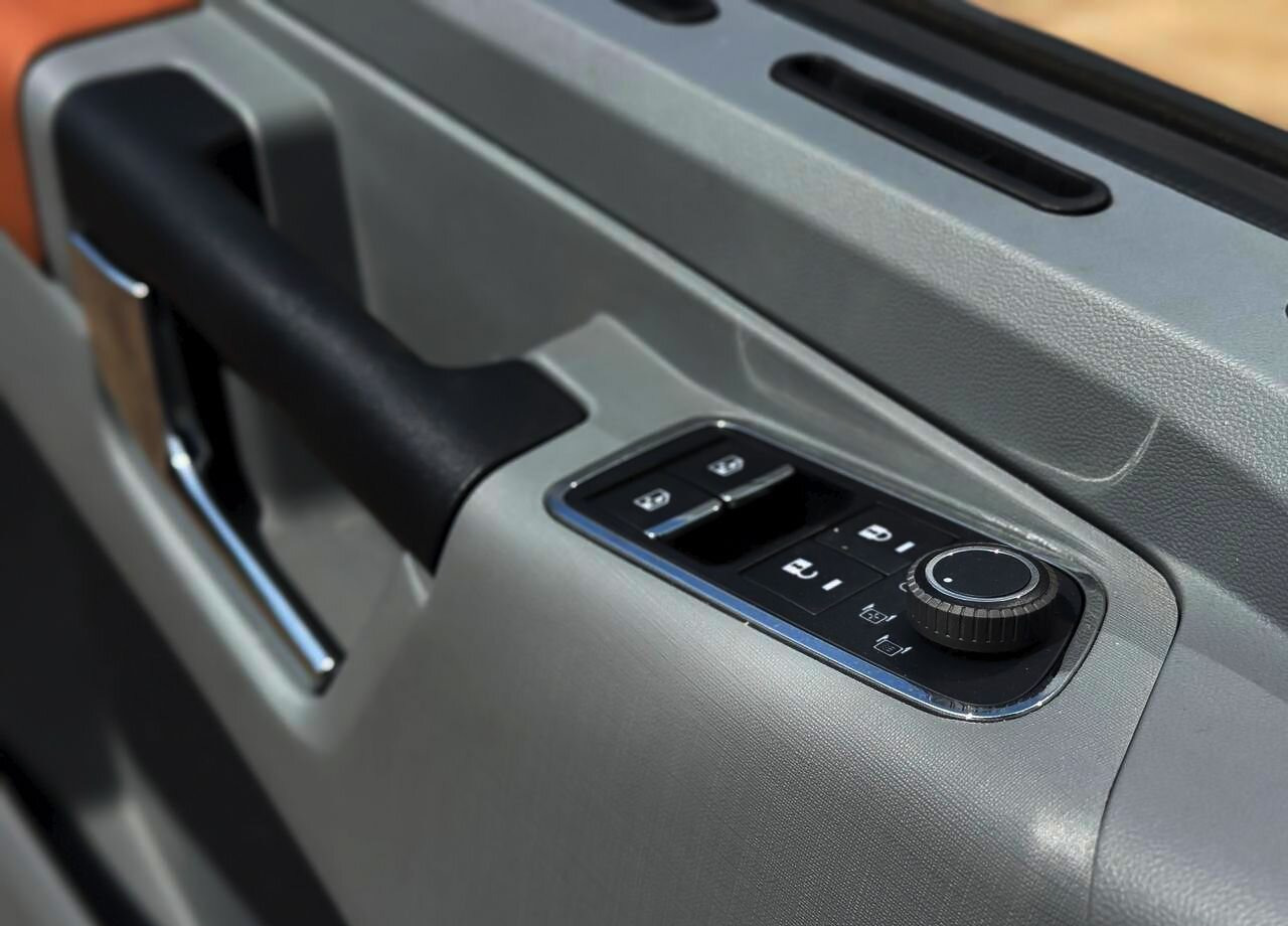 Новый Грузовик бортовой/ Платформа, Автоманипулятор Shacman X3000: фото 13 Новый Грузовик бортовой/ Платформа, Автоманипулятор Shacman X3000: фото 13