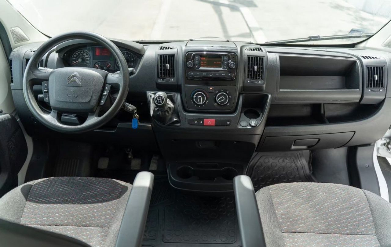 Малотоннажный бортовой грузовик, Грузопассажирский фургон Citroen Jumper: фото 9