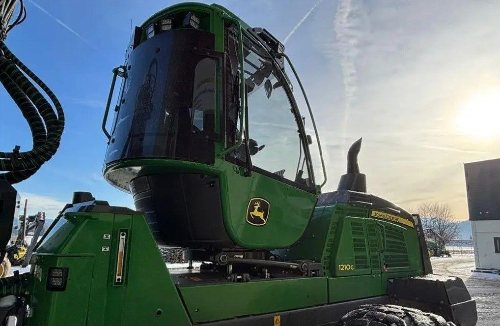 Форвардер John Deere 1210E / 1210G: фото 7 Форвардер John Deere 1210E / 1210G: фото 7