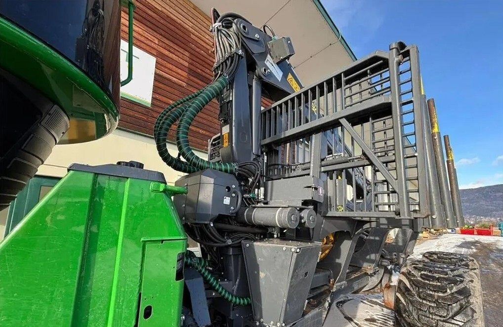 Форвардер John Deere 1210E / 1210G: фото 9 Форвардер John Deere 1210E / 1210G: фото 9