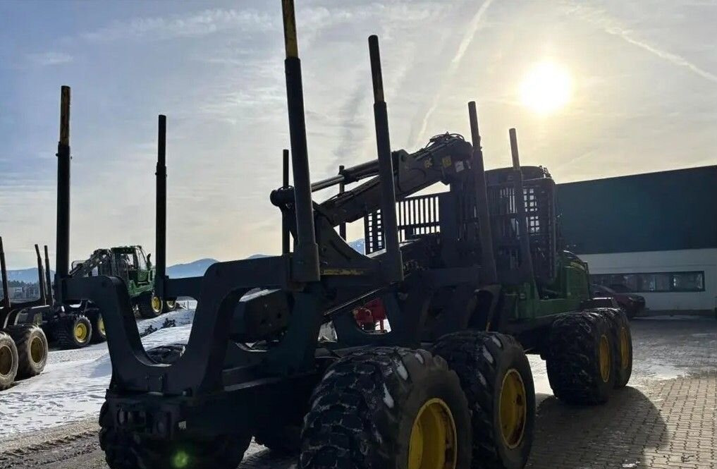 Форвардер John Deere 1210E / 1210G: фото 12 Форвардер John Deere 1210E / 1210G: фото 12