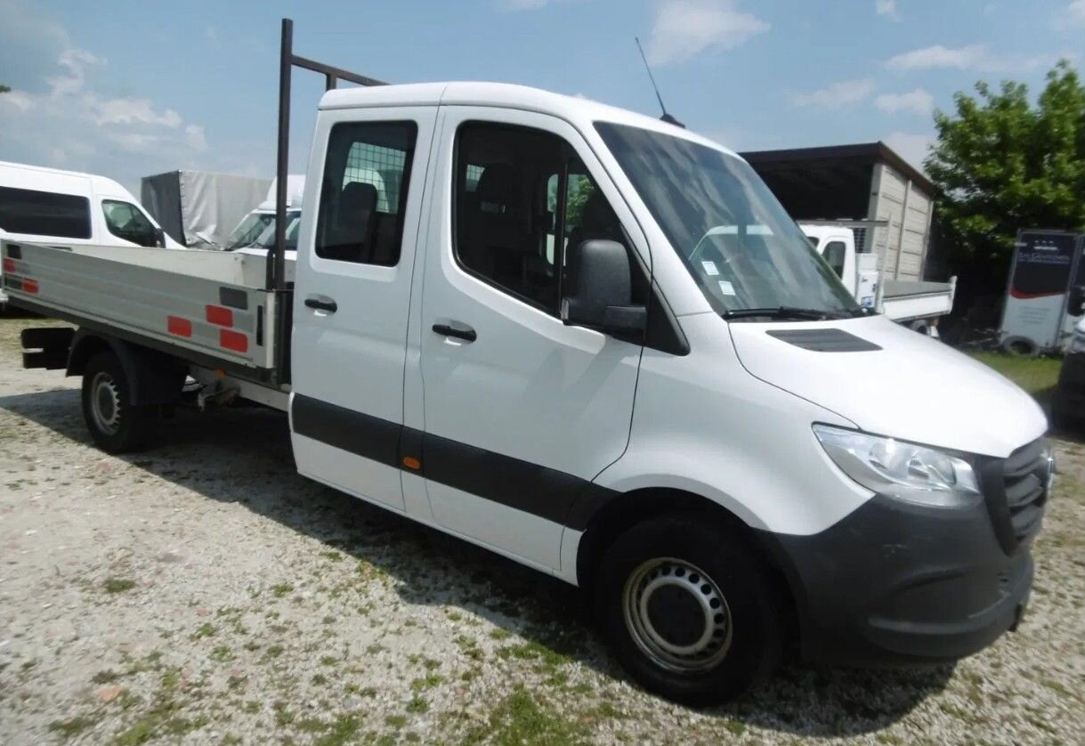 Mercedes-Benz Sprinter - Малотоннажный бортовой грузовик, Грузопассажирский фургон: фото 1 Mercedes-Benz Sprinter - Малотоннажный бортовой грузовик, Грузопассажирский фургон: фото 1