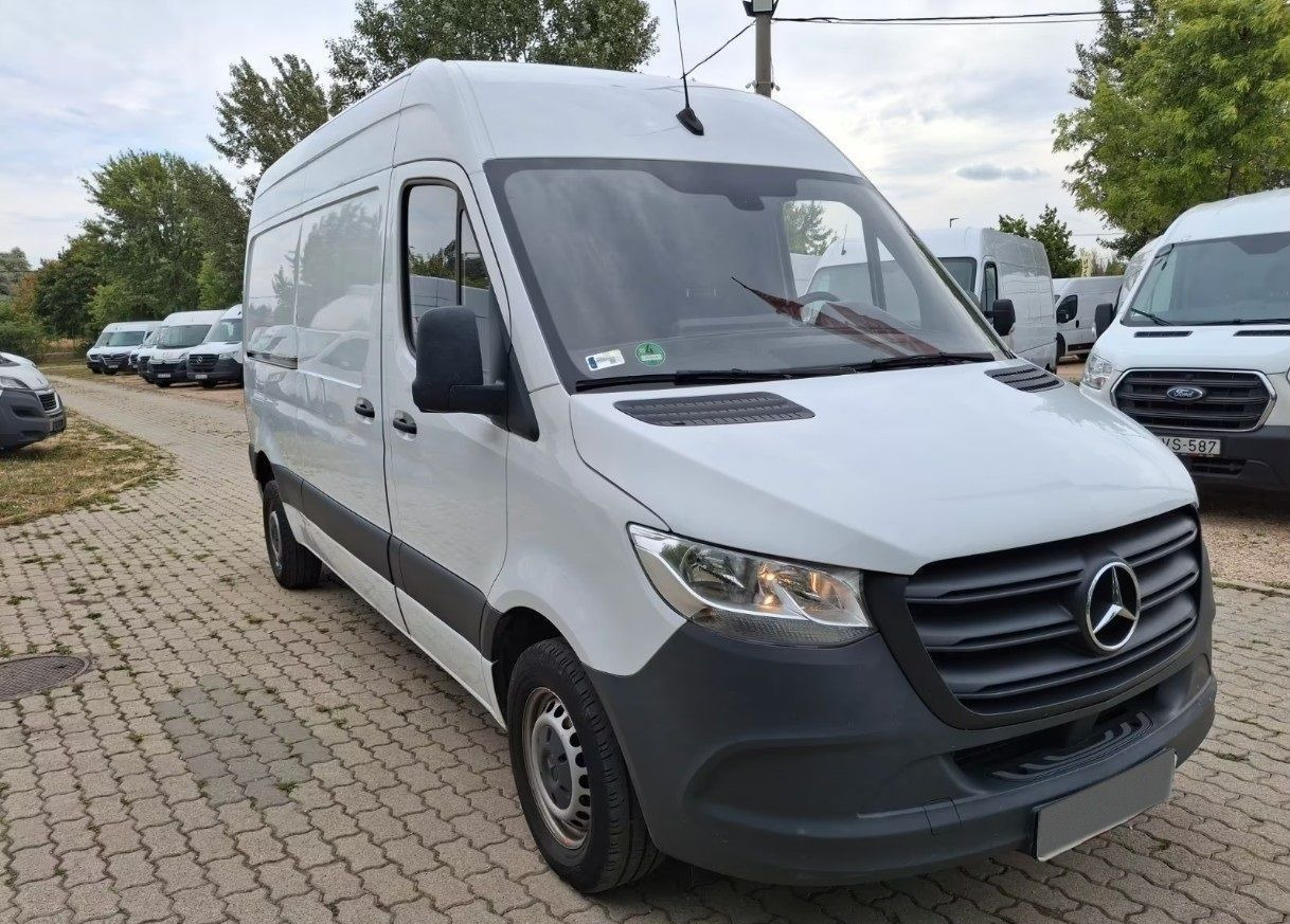 Mercedes-Benz Sprinter - Цельнометаллический фургон: фото 1 Mercedes-Benz Sprinter - Цельнометаллический фургон: фото 1