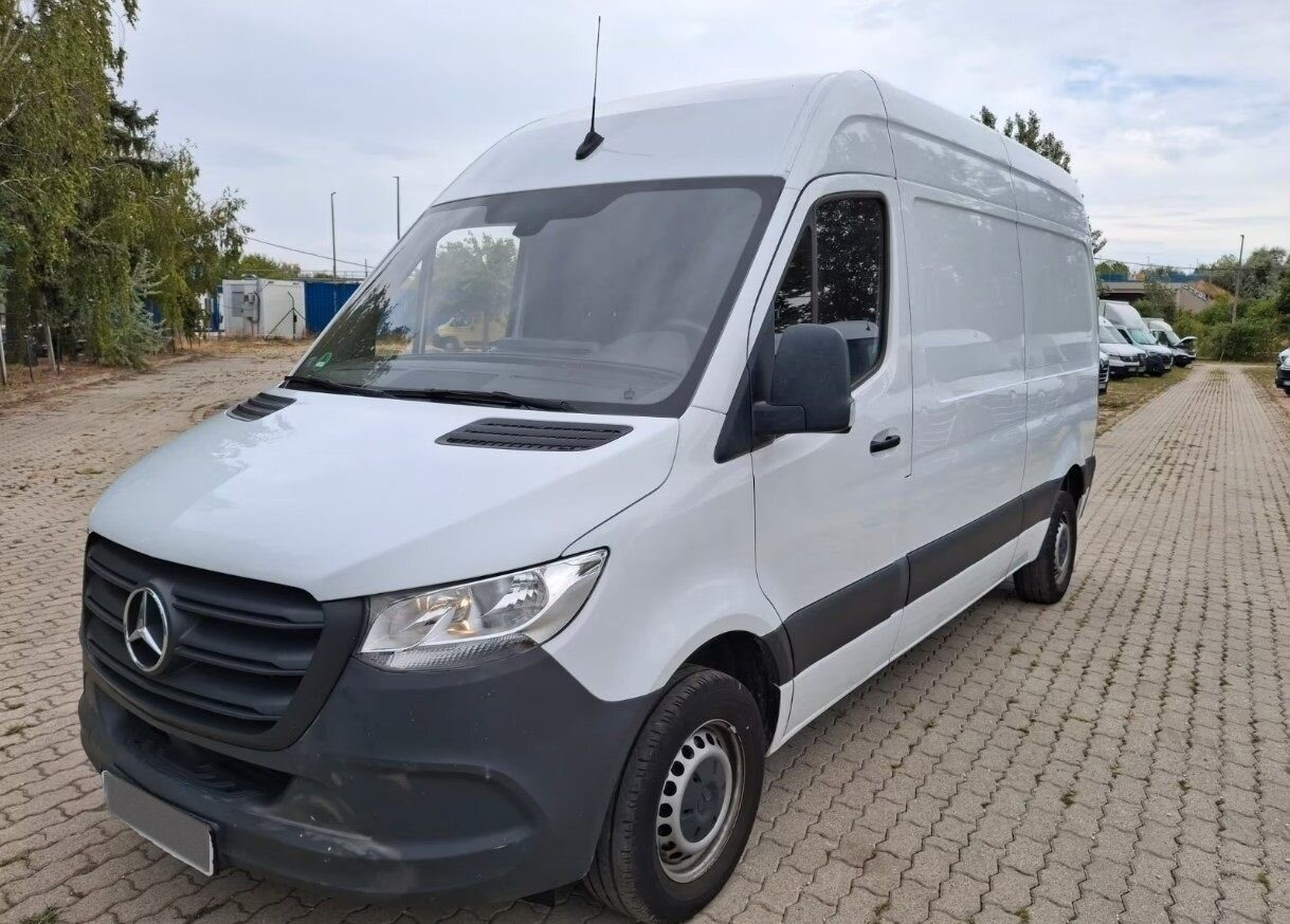Mercedes-Benz Sprinter - Цельнометаллический фургон: фото 2 Mercedes-Benz Sprinter - Цельнометаллический фургон: фото 2