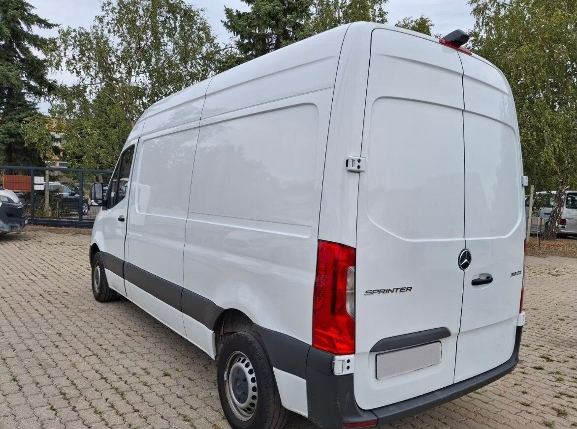 Mercedes-Benz Sprinter - Цельнометаллический фургон: фото 3 Mercedes-Benz Sprinter - Цельнометаллический фургон: фото 3