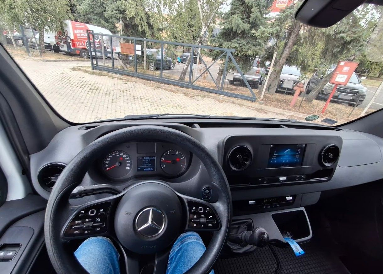 Mercedes-Benz Sprinter - Цельнометаллический фургон: фото 5 Mercedes-Benz Sprinter - Цельнометаллический фургон: фото 5