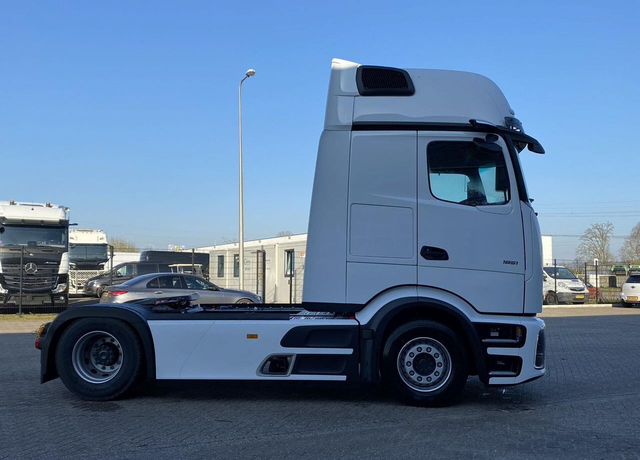 Mercedes-Benz Actros - Тягач: фото 2 Mercedes-Benz Actros - Тягач: фото 2