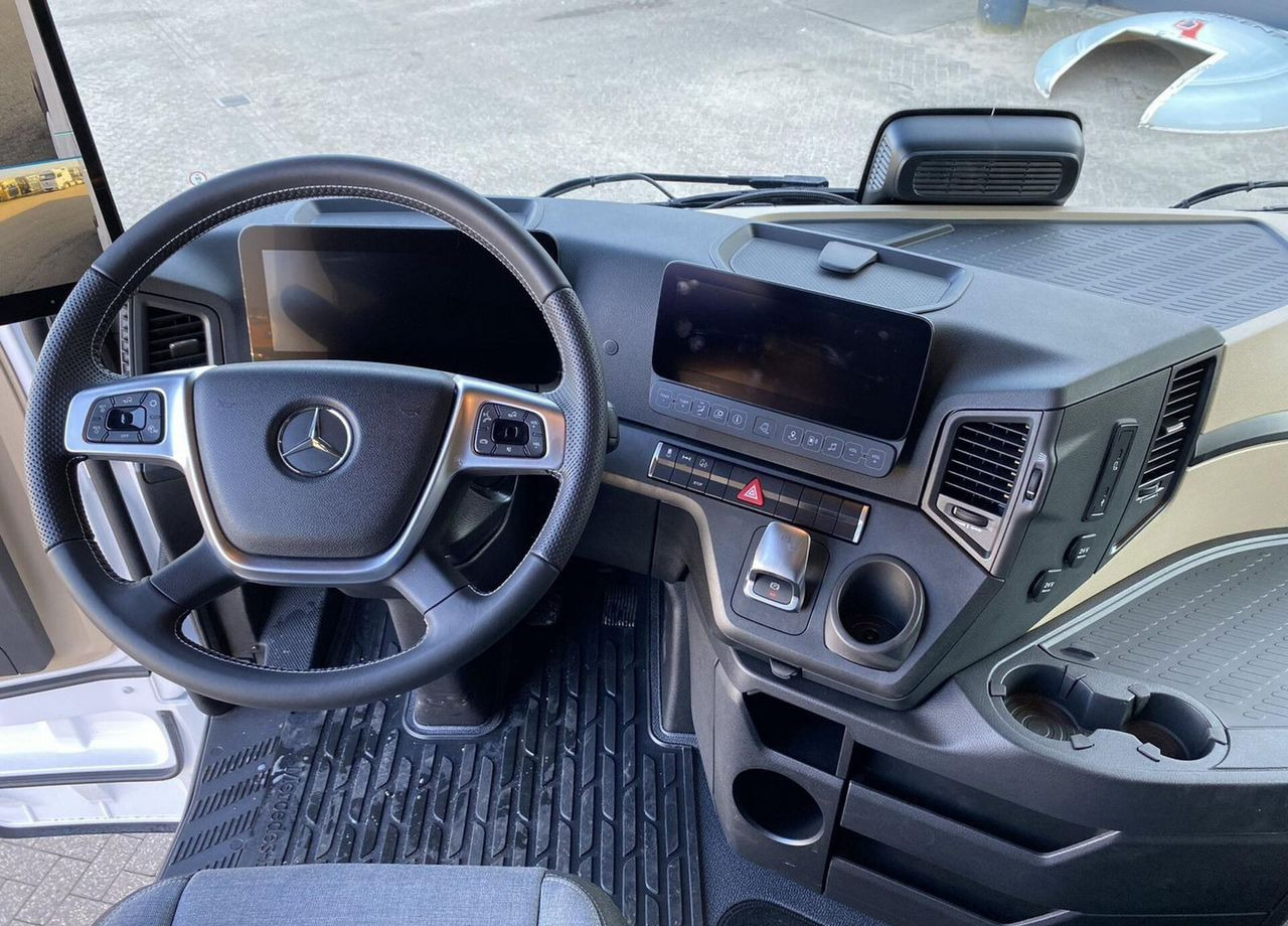 Новый Тягач Mercedes-Benz Actros: фото 9